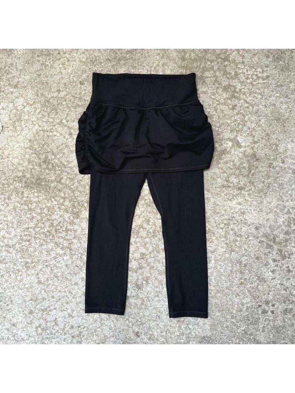 Athleta Elation 2-in-1 Capri Leggings with Skirt Medium Tall Black